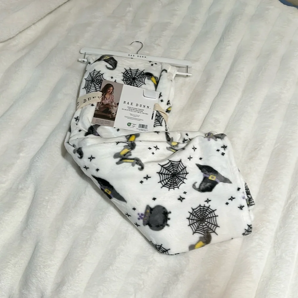 NWT Rae Dunn Witch print Halloween plush throw